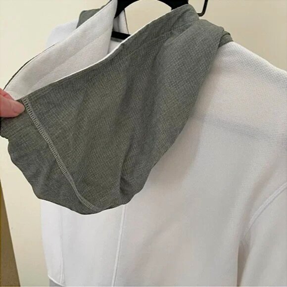 Lululemon men’s zip up hoodie sweatshirt | Fall coat | Winter jacket - Picture 5 of 8